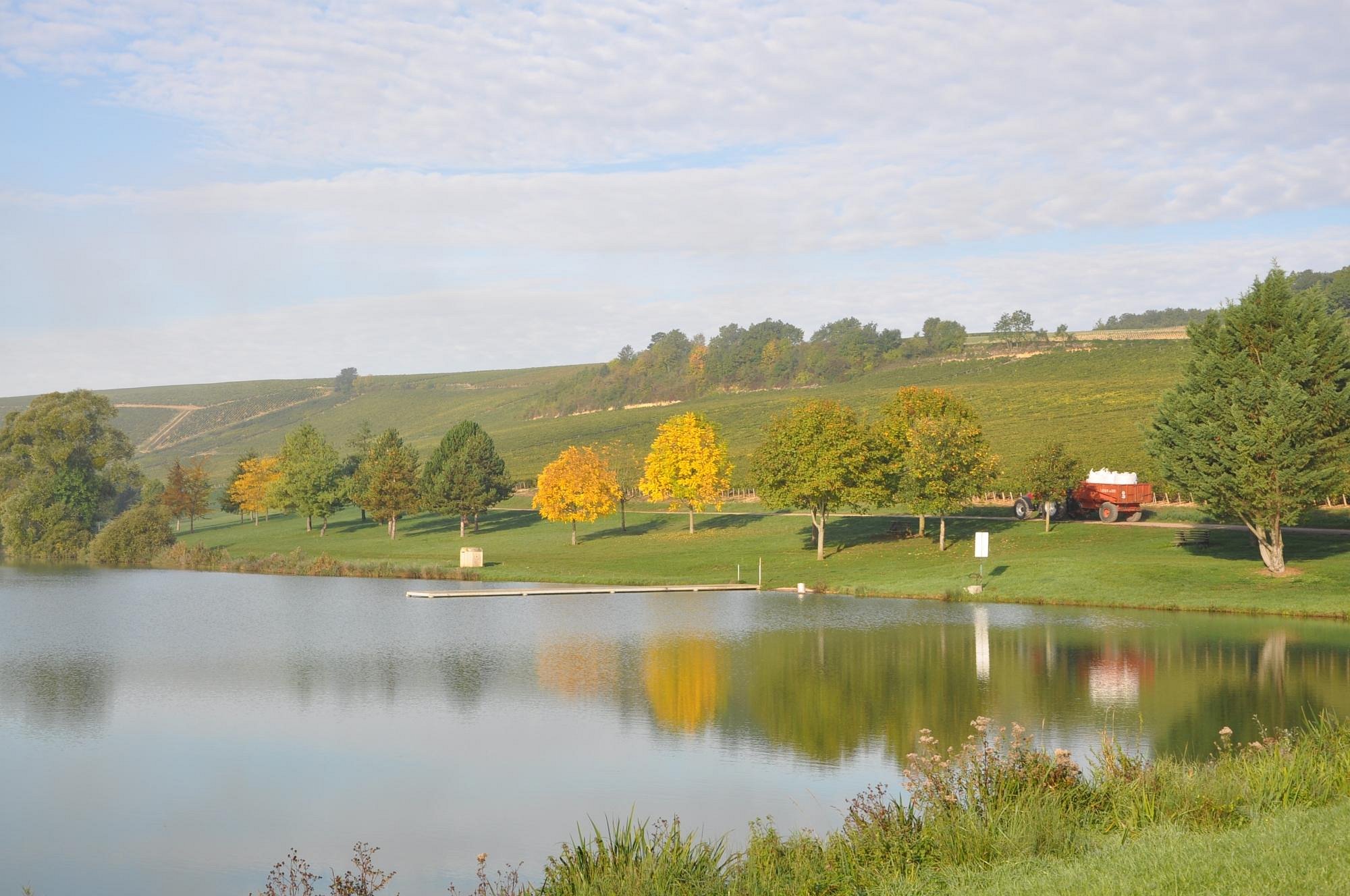 Chablis-La grange de marie-lac-de-beine-au-pied