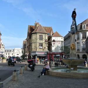 Statue de Cadet Rousselle